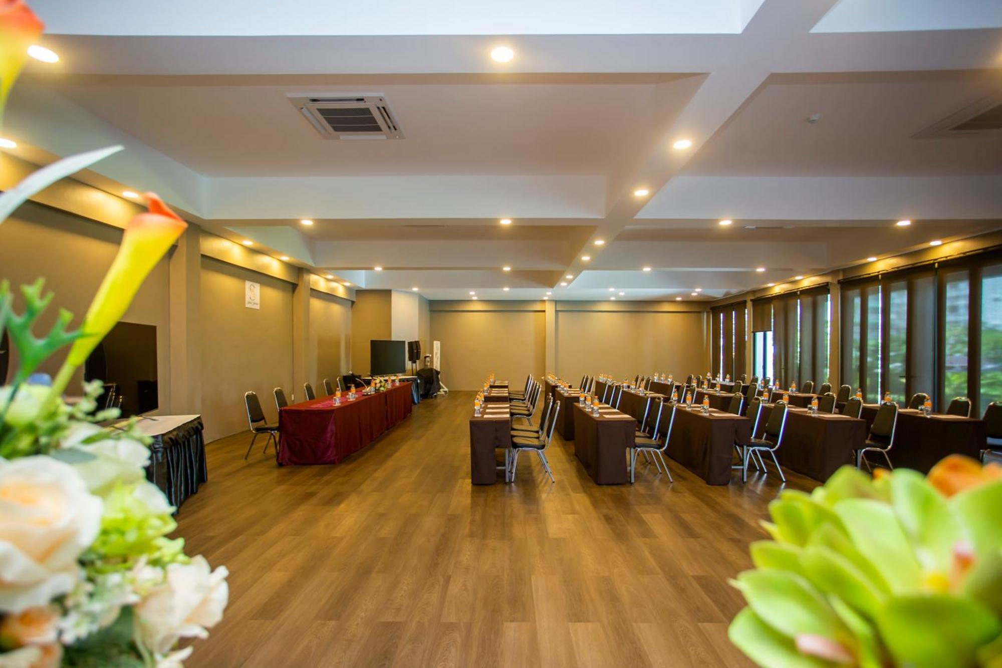 Sabai Inn Pattaya Ngoại thất bức ảnh